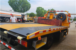 定结附近拖车电话号码服务